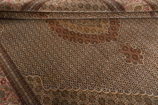 Close-up detail of 2000s Tabriz 50/60/70 Raj rug from Iran / Persia showing Cork weave
