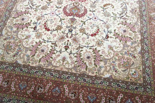 Close-up detail of 2000s Tabriz 50/60/70 Raj rug from Iran / Persia showing Cork weave