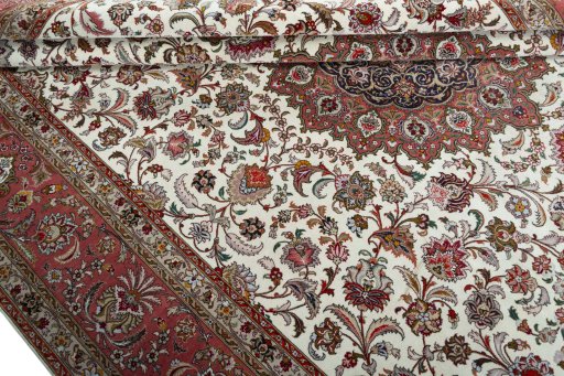 Close-up detail of 2000s Tabriz 50/60/70 Raj rug from Iran / Persia showing Cork weave