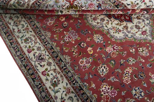 Close-up detail of 2000s Tabriz 50/60/70 Raj rug from Iran / Persia showing Cork weave