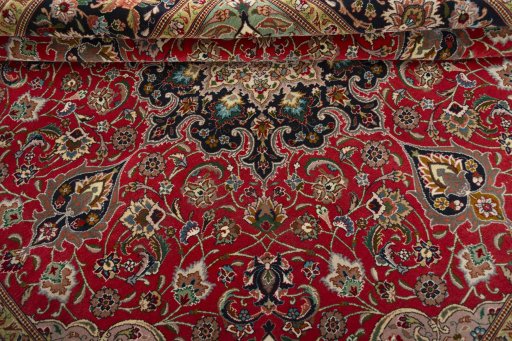 Close-up detail of 2000s Tabriz 50/60/70 Raj rug from Iran / Persia showing Cork weave