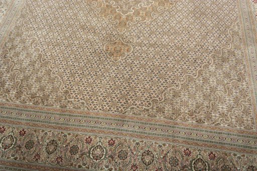 Close-up detail of 2000s Tabriz 50/60/70 Raj rug from Iran / Persia showing Cork weave