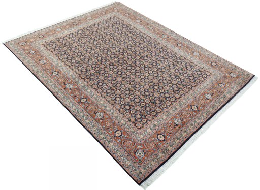 Close-up detail of New Tabriz 50/60/70 Raj rug from Iran / Persia showing Cork weave