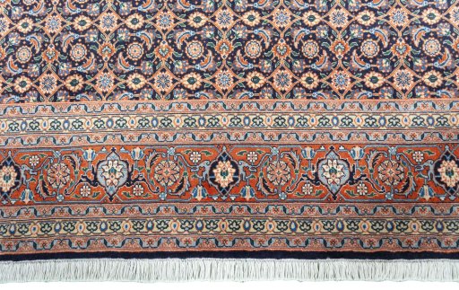 Central medallion detail of New Tabriz 50/60/70 Raj rug from Iran / Persia