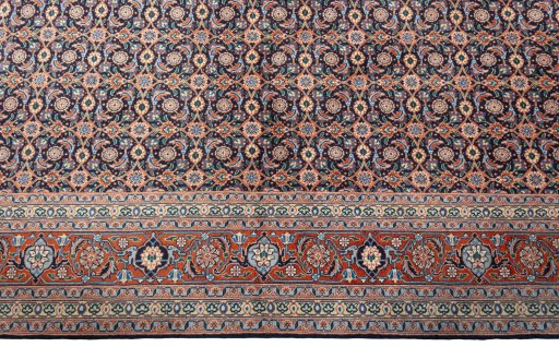 Close-up detail of New Tabriz 50/60/70 Raj rug from Iran / Persia showing Cork weave