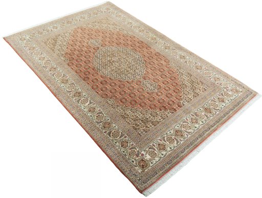 Close-up detail of New Tabriz 50/60/70 Raj rug from Iran / Persia showing Cork weave
