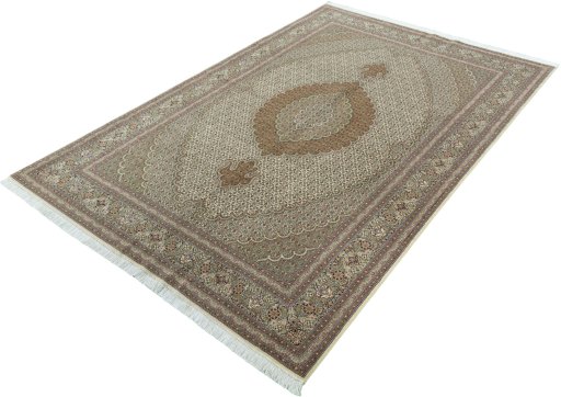Corner detail of New Tabriz 50/60/70 Raj rug showing border pattern and Cork pile