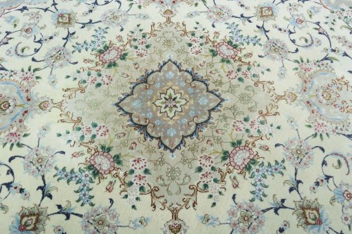 Central medallion detail of New Tabriz 50/60/70 Raj rug from Iran / Persia