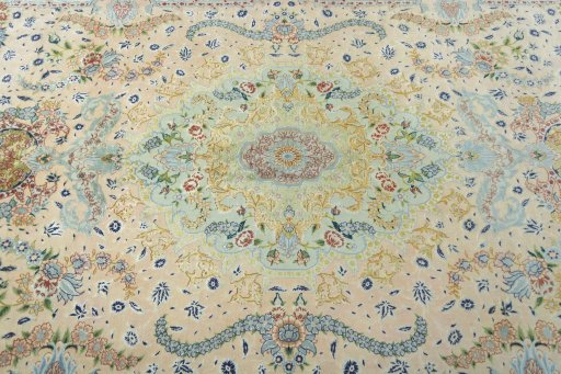 Central medallion detail of New Tabriz 50/60/70 Raj rug from Iran / Persia