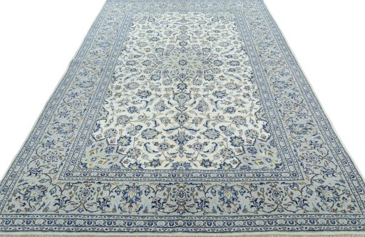 Surface texture of 2000s Kashan rug with natural Wool and intricate pattern