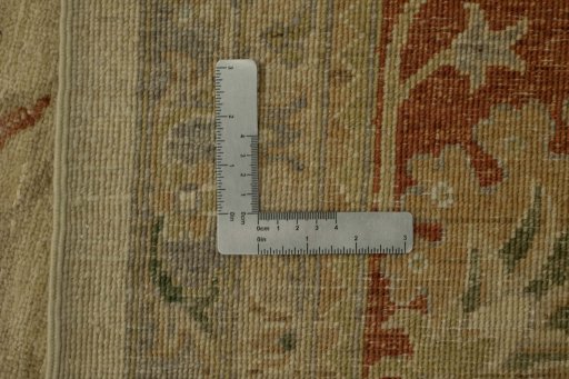 Surface texture of New Farahan rug with natural Cotton and intricate pattern