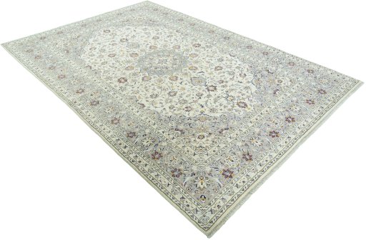 Close-up detail of New Kashan rug from Iran / Persia showing Cork weave