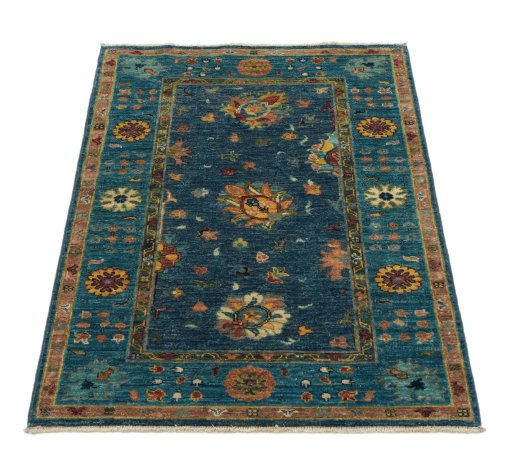 Surface texture of New Farahan rug with natural Wool and intricate pattern