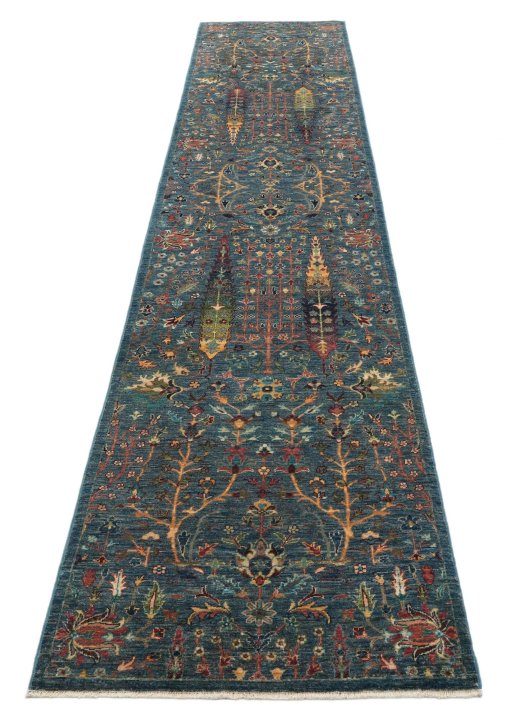 Surface texture of New Haj-jalili rug with natural Wool and intricate pattern