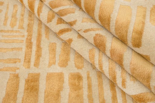 Corner detail of New Organic rug showing border pattern and Wool pile