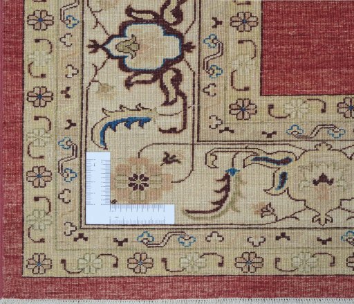 Corner detail of New Farahan rug showing border pattern and Wool pile