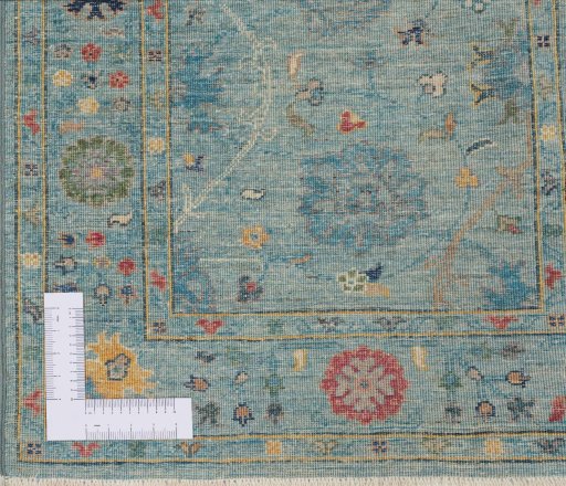 Corner detail of New Farahan rug showing border pattern and Wool pile