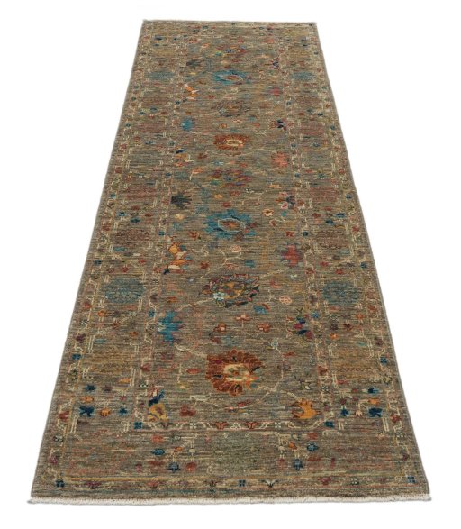 Surface texture of New Farahan rug with natural Wool and intricate pattern