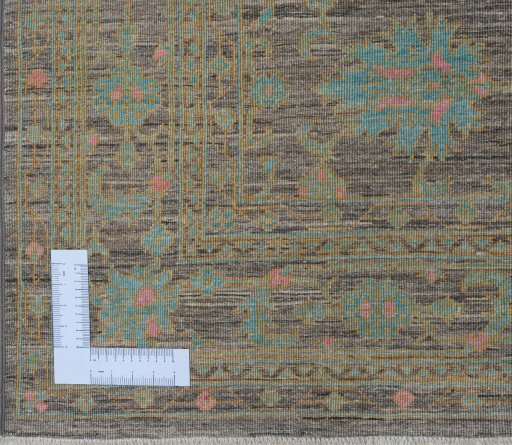 Corner detail of New Farahan rug showing border pattern and Wool pile