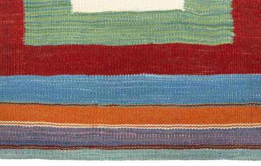 Central medallion detail of New Kilim Sofre rug from Turkey