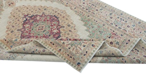 Central medallion detail of New Farahan rug from Pakistan