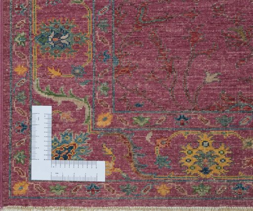 Corner detail of New Farahan rug showing border pattern and Wool pile