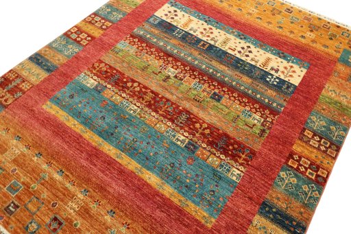Central medallion detail of New Persian Gabbeh rug from Pakistan