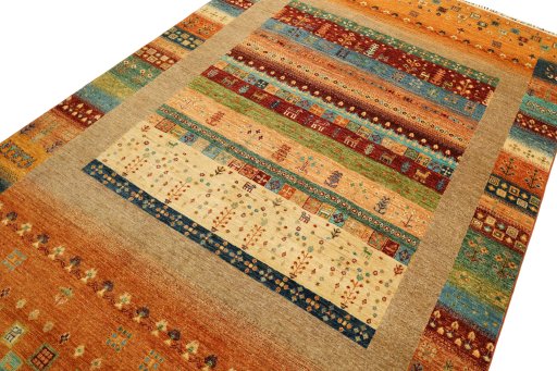 Central medallion detail of New Persian Gabbeh rug from Pakistan