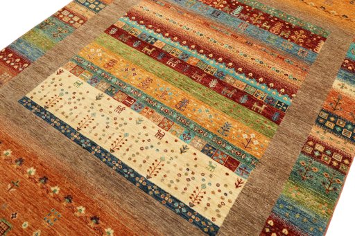 Central medallion detail of New Persian Gabbeh rug from Pakistan