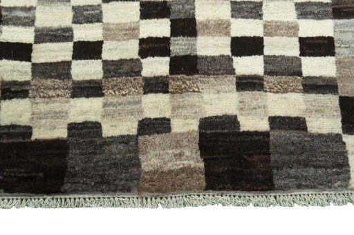 Central medallion detail of 2000s Persian Gabbeh rug from Iran / Persia