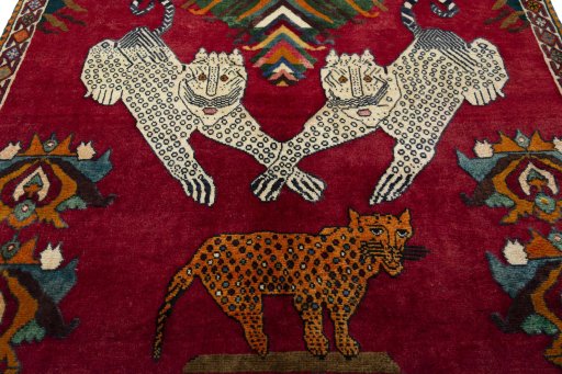 Central medallion detail of 2000s Persian Gabbeh rug from Iran / Persia