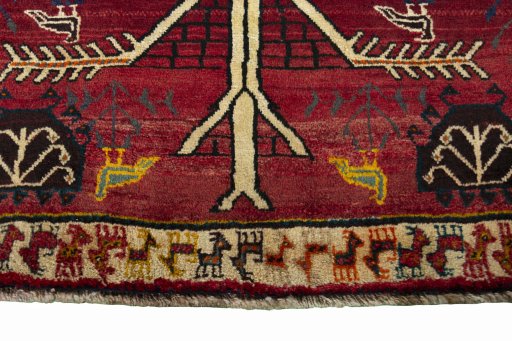 Central medallion detail of 2000s Persian Gabbeh rug from Iran / Persia