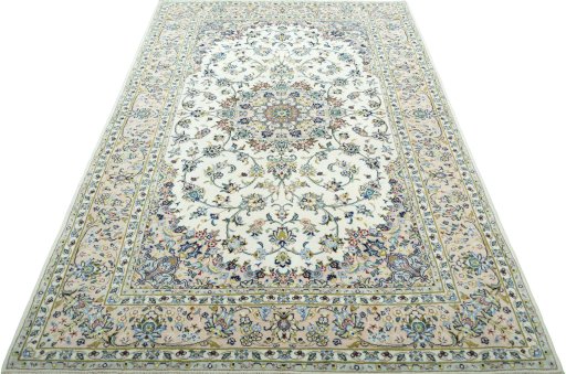 Surface texture of New Kashan rug with natural Wool and intricate pattern