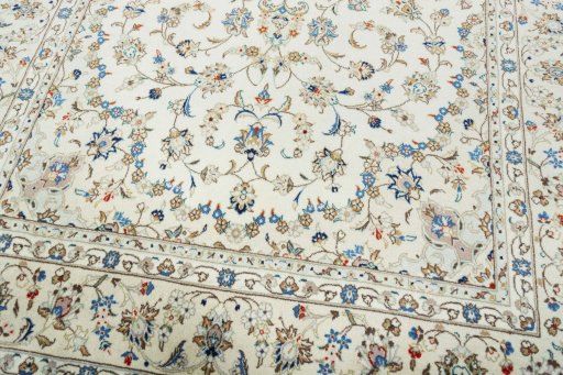 Close-up detail of New Kashan rug from Iran / Persia showing Wool weave