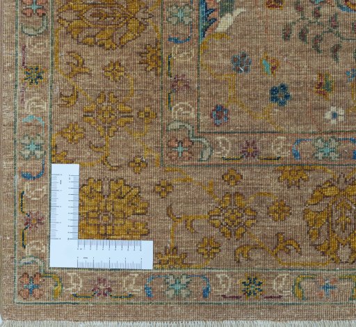 Corner detail of New Farahan rug showing border pattern and Wool pile