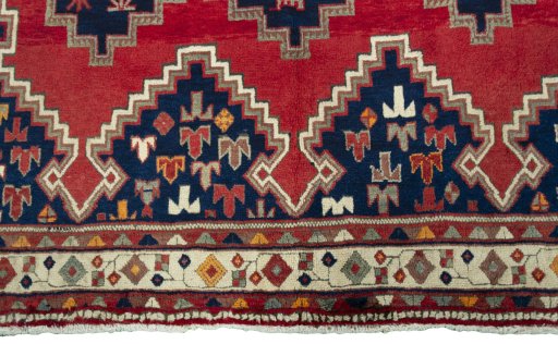 Central medallion detail of 2000s Sirjan rug from Iran / Persia