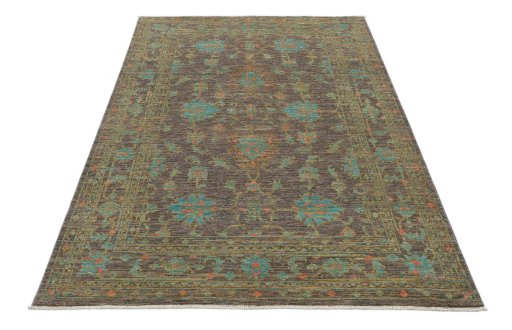 Surface texture of New Farahan rug with natural Wool and intricate pattern