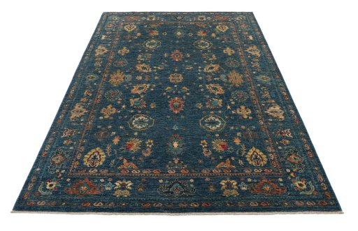 Surface texture of New Farahan rug with natural Wool and intricate pattern