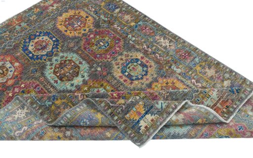 Central medallion detail of New Samarkand rug from Pakistan
