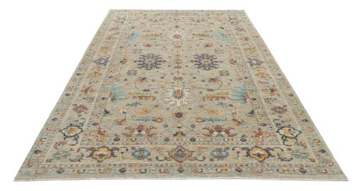 Surface texture of New Farahan rug with natural Wool and intricate pattern