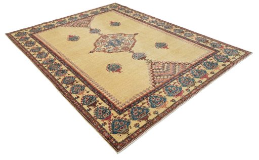 Corner detail of New Farahan rug showing border pattern and Wool pile