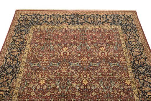 Surface texture of New Agra rug with natural Wool and intricate pattern