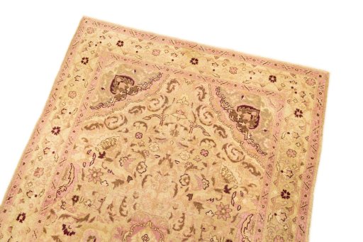 Surface texture of 1920s Amritsar rug with natural Wool and intricate pattern