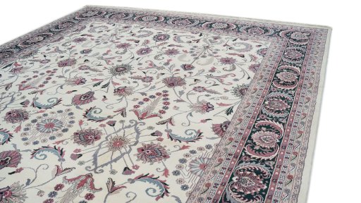 Surface texture of 1990s Jaipur rug with natural Wool and intricate pattern