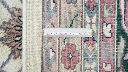 Full view of 1990s Jaipur rug from India, 560 × 360 cm in White tones