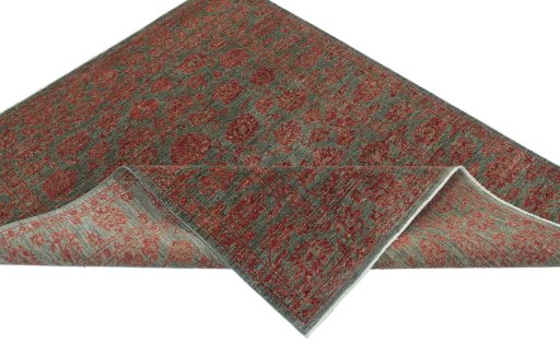 Central medallion detail of New Farahan rug from Pakistan