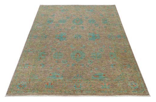 Surface texture of New Farahan rug with natural Wool and intricate pattern