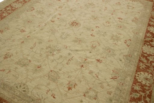 Central medallion detail of New Farahan rug from Pakistan