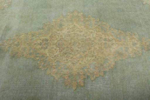 Central medallion detail of 1970s Vintage rug from Pakistan