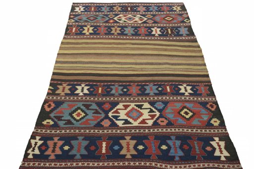 Close-up detail of 1930s Kilim Ghashghai rug from Iran / Persia showing Wool weave